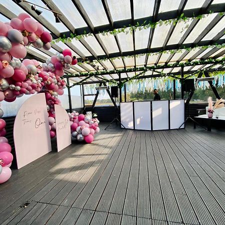 Pavillion Gardens 호텔 태플로 외부 사진