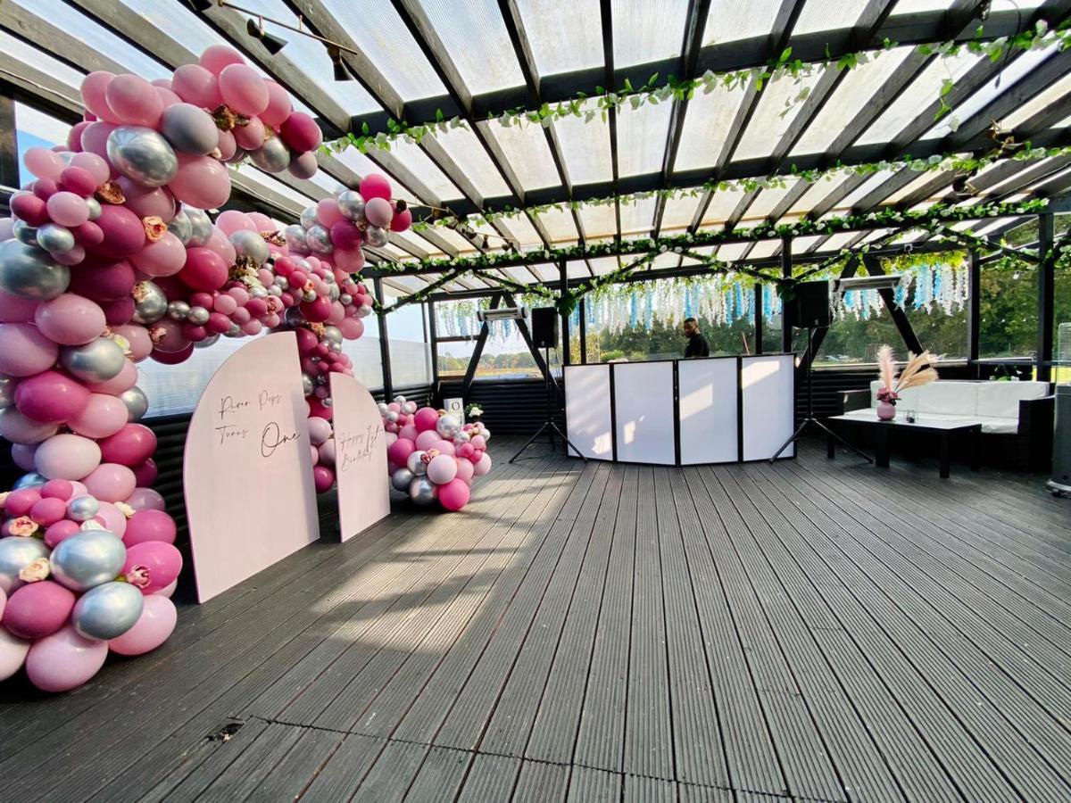 Pavillion Gardens 호텔 태플로 외부 사진